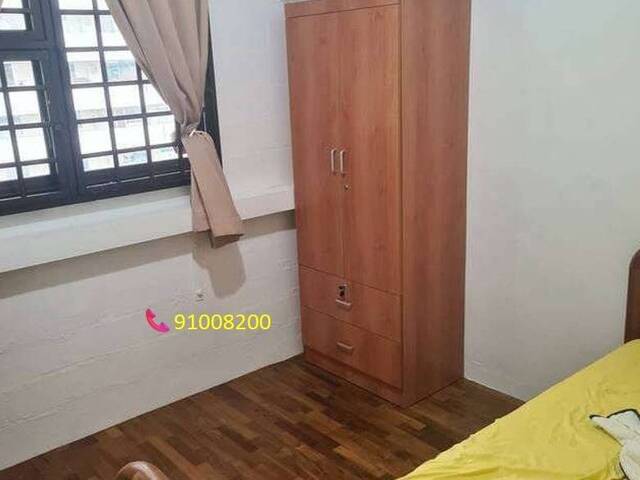 17 a Air-con room with window for Male tenant only , 3 mins walk to Braddell mrt stn