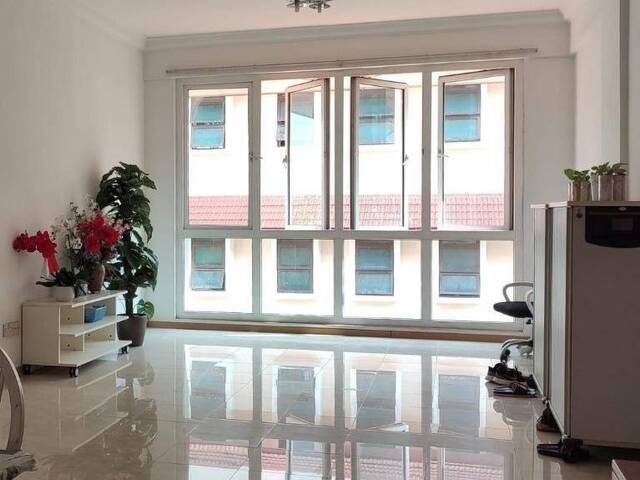 3 minutes walk to Eunos MRT