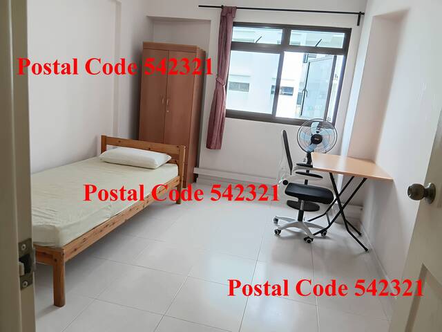 Air-con common room for 1 male only @ Sengkang Blk 321B Anchorvale Dr S542321