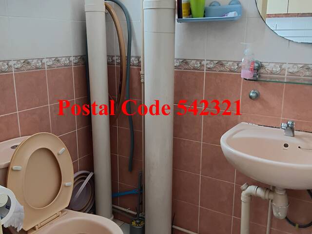 Air-con common room for 1 male only @ Sengkang Blk 321B Anchorvale Dr S542321