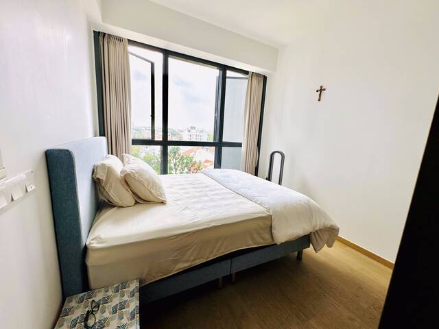📍 Unblocked Views: Master Bedroom @ The Florence Residences 
(Free shuttle to Hougang/Kovan MRT)