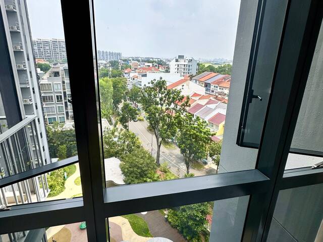 📍 Unblocked Views: Master Bedroom @ The Florence Residences 
(Free shuttle to Hougang/Kovan MRT)