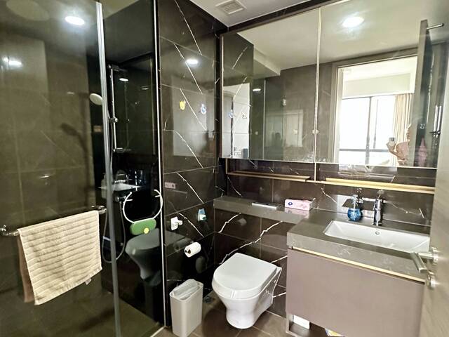 📍 Unblocked Views: Master Bedroom @ The Florence Residences 
(Free shuttle to Hougang/Kovan MRT)