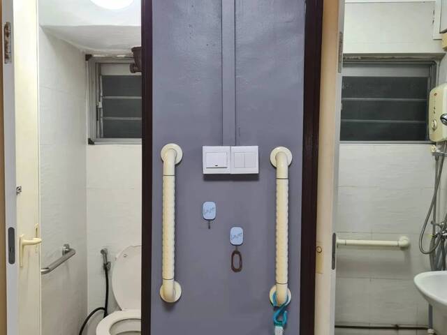 BIG SHARE ROOM FOR LADY FOR RENT @ TOA PAYOH LOR 7