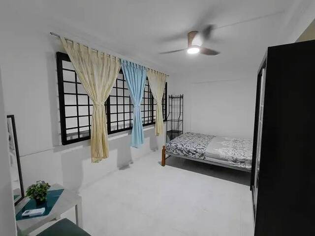Common aircon room at Pioneer MRT