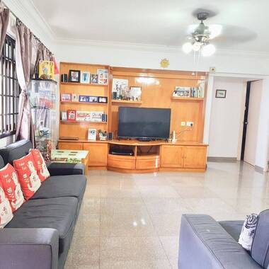 4-Room Flat @ Hougang St 92 BLK 939! NO AGENT FEES!