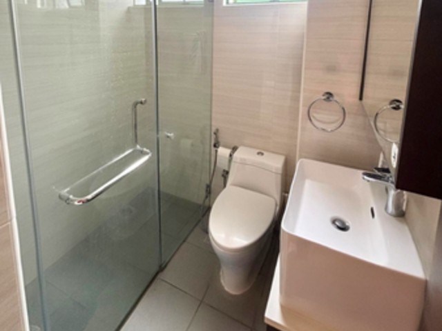Room for rent / Balestier / Classic Queen room / 1pax stay / Available NOV 29