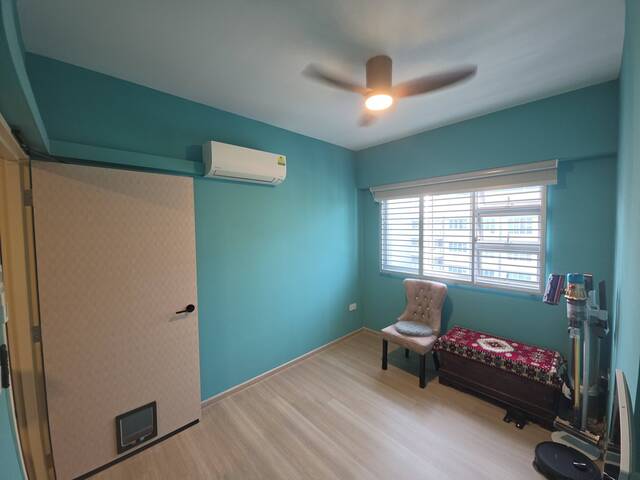 Newly Renovated HDB Common Room for Rent at Northeast