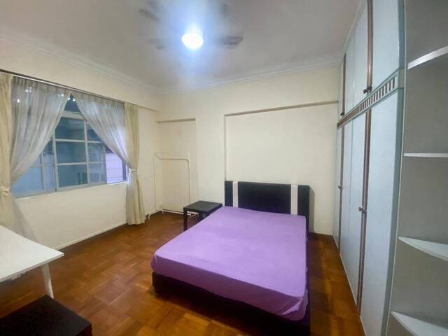 Room for rent / Orchard, Stevens / Common room / 1-2-3pax stay / Available 2 November