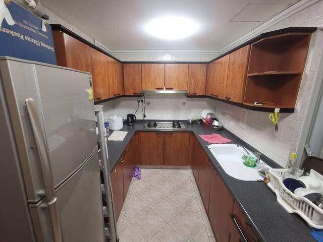 Room for rent / Orchard, Stevens / Common room / 1-2-3pax stay / Available 2 November