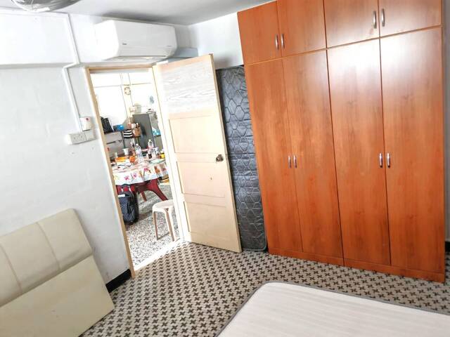 3R flat for rent at Blk 111 Lorong 1 Toa Payoh.Near to Braddell MRT! NO AGENT FEE