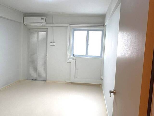 Master Room for rent at Blk 409 Pandan Gardens ( Female Only) NO AGENT FEE