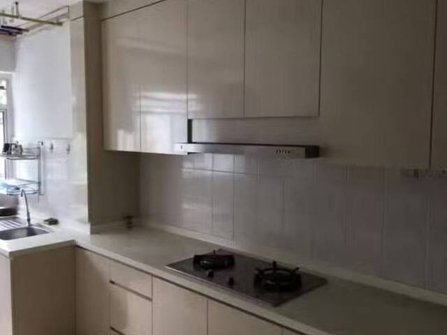 Master bedroom for rent at jurong east