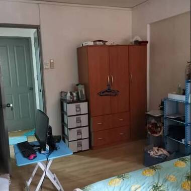 Master bedroom for rent at jurong east