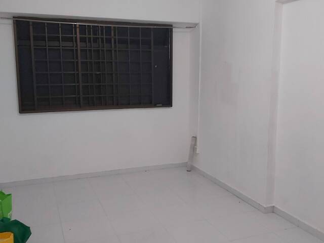 ONE COMMON ROOM AT CHOA CHU KANG