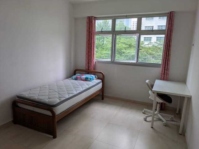 Master Bedroom $1300 near JLG gym + pool