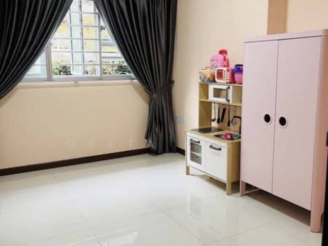 Spacious common room for rent
