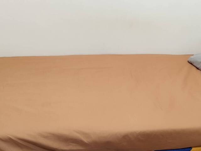 ROOM IN CENTRAL GROVE CONDO FOR RENT