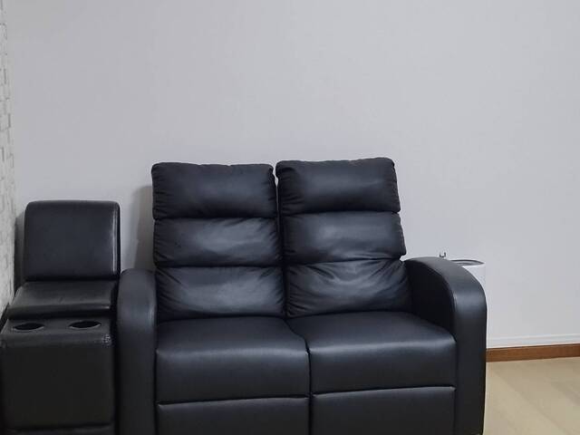 ROOM IN CENTRAL GROVE CONDO FOR RENT