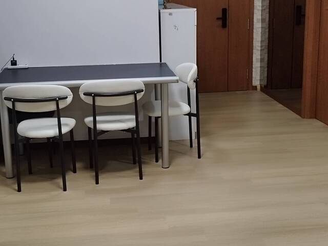 ROOM IN CENTRAL GROVE CONDO FOR RENT
