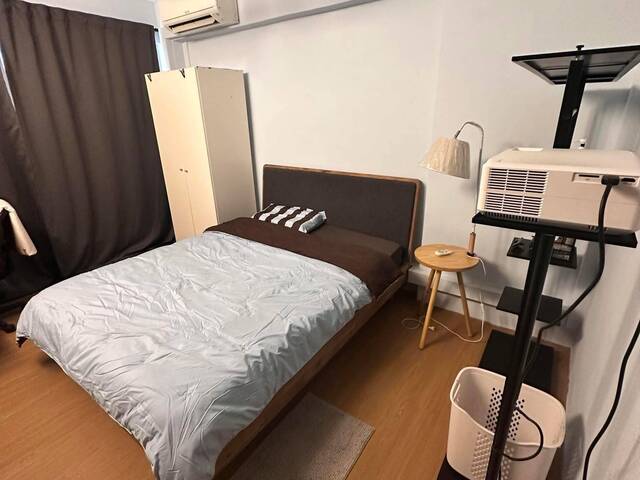 Fully furnished Common Room Central Singapore available