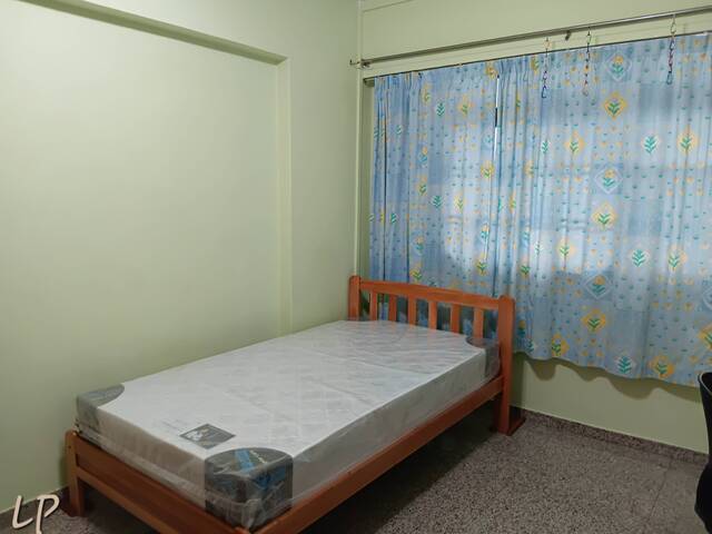 ONE COMMON ROOM