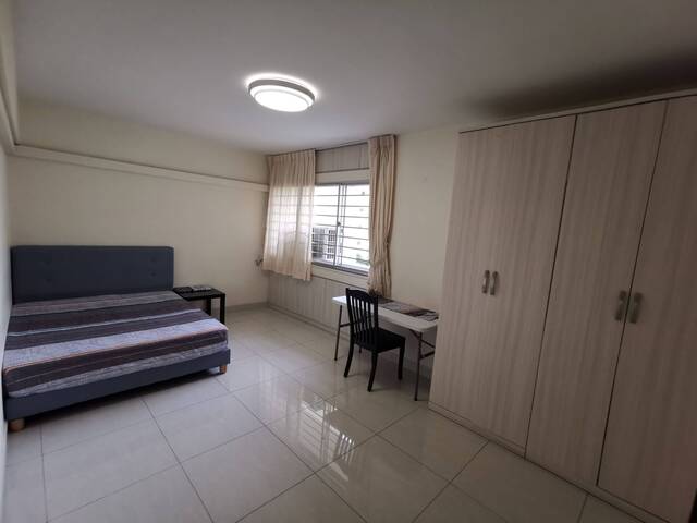 Room for rent / Jurong East / Common room / 1-2 pax stay / Available NOV 12