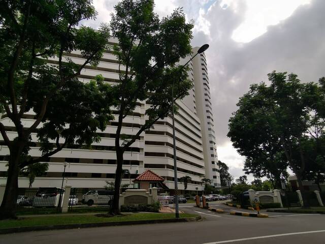 Room for rent / Jurong East / Common room / 1-2 pax stay / Available NOV 12