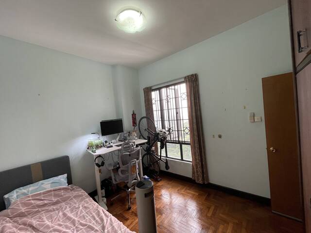 One Common Bedroom for Rent in Bukit Batok /Bukit Gombak/hillview - Regent Height Condo - Nearest M