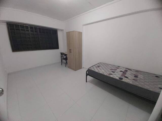 COMMON ROOM FOR RENT