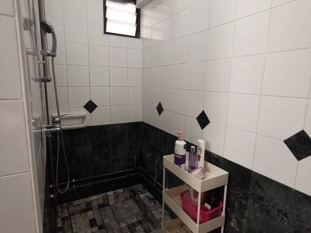 Room for rent / River Valley / Master Room / 1 Pax Stay / Available 15 November