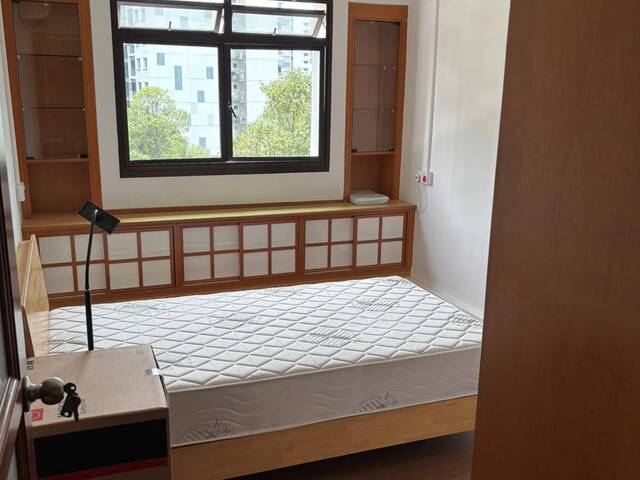 Jurong West Street 61 Postal Code: 642649 One common room for rent and ready to move in