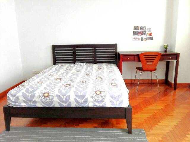 IdealHome! Toh tuck rd (Beauty world mrt) terrace house Master room for rent