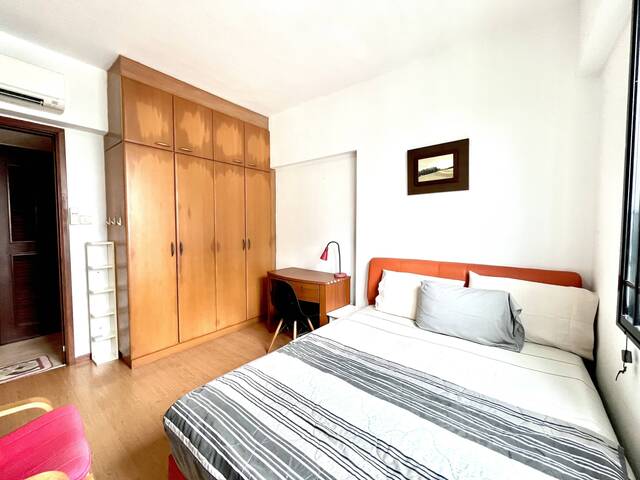 <No Owner Stay> Condo 1-2 Pax Common Room next to Aljunied MRT (Near Nexus | JCU | Town)