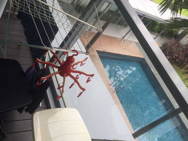 * Full Furnished studio with balcony ** near Simei MRT *** full condo facilities