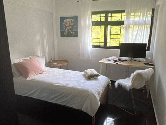 Common room for rent.