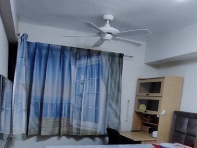Common room at Palm Gardens for rent! Aircon wifi!
