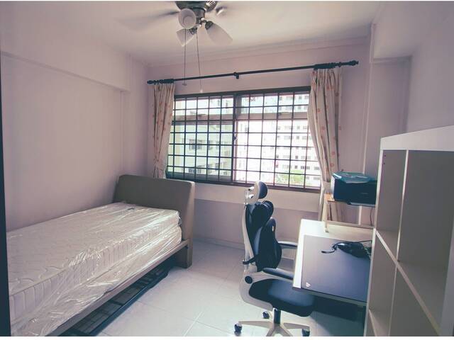 Common Room For Rent
