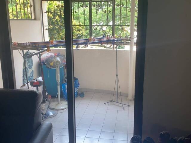 Master bedroom for rent at Blk 50 Telok Blangah Drive. NO AGENT FEE