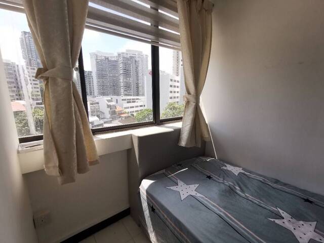 Room for rent / ORCHARD / Common room / 1pax stay / Available 4 Oct