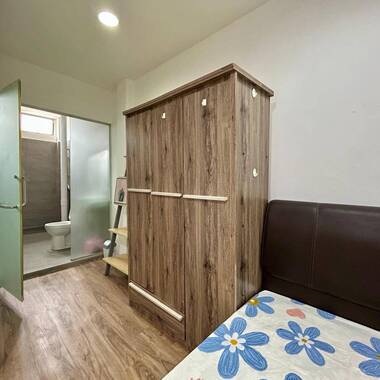 Rochor MRT Furnished Master Room with bathroom ( suits students/ local) 8118...