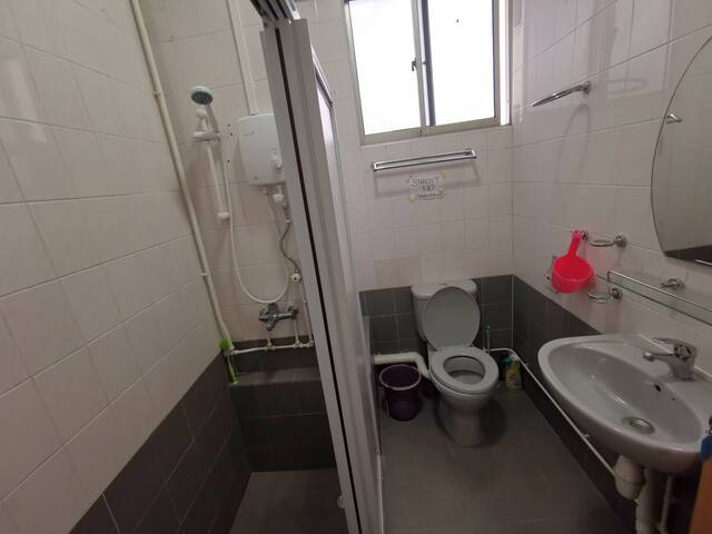 Room for rent / Orchard / Classic Room / 1 Pax Stay / Available Immediately
