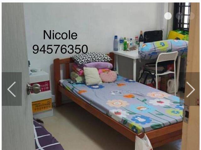 SHARE ROOM @ 130 Bt Merah View - $600 for 1 guy (aircon + wifi)