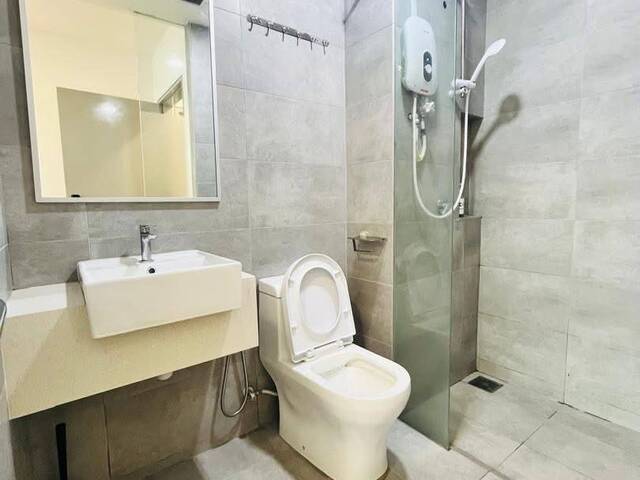 Private room of 27m² in Bedok South