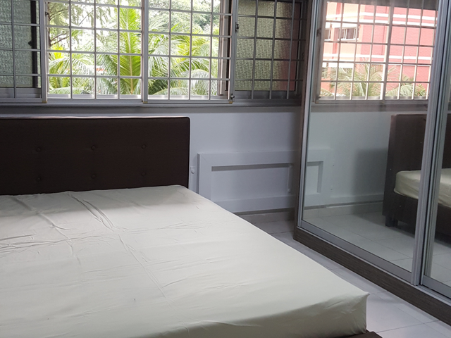 Master bedroom for rent, Elias road