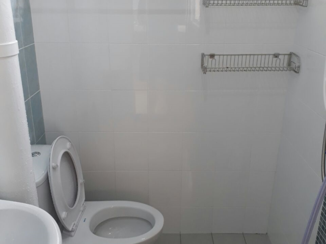 Female room share @ Lakeside