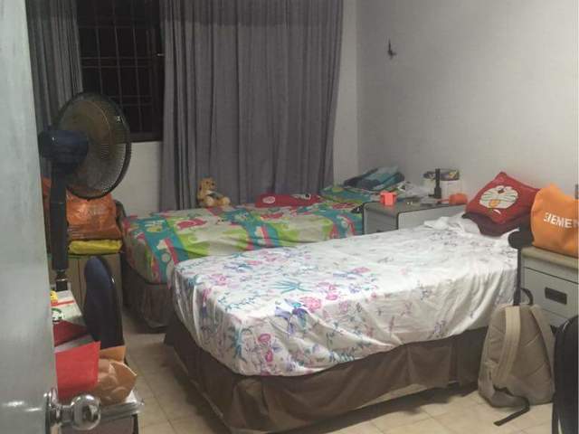 Single bed space in a double room for $400 per month including utilities and air conditioning