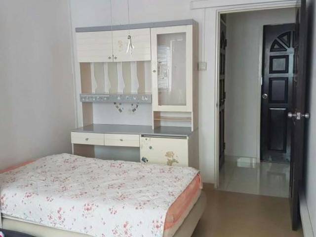 Jurong west Ave 1 Blk 487 Common room 750 includes Utilities fee