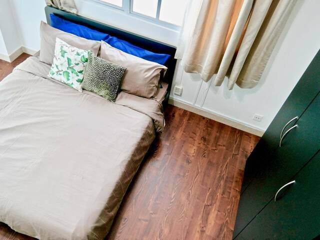 Spacious private room in Beauty World