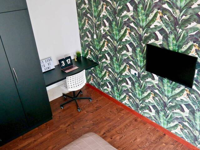 Spacious private common room in Bukit Timah